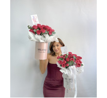 Композиция из кустовых  роз 